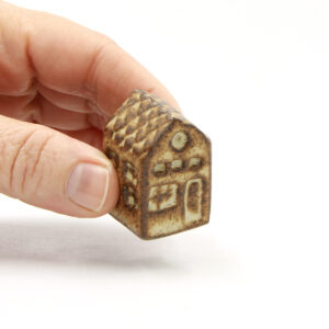 Alternative view of Olufshus - smal lille - Caramelo