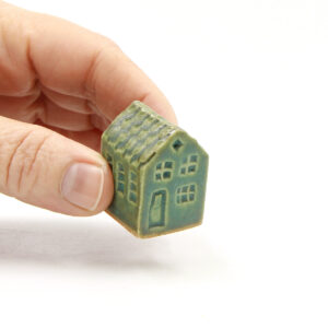 Alternative view of Olufshus - smal lille - Moss