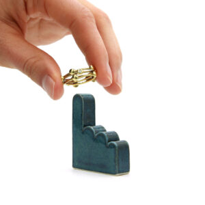 Alternative view of Digit Ringholder - Uno - Male