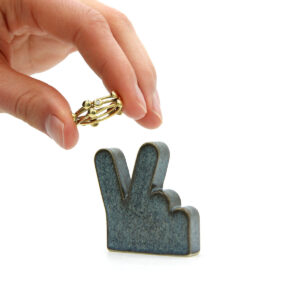 peace ringholder - NAT - paz